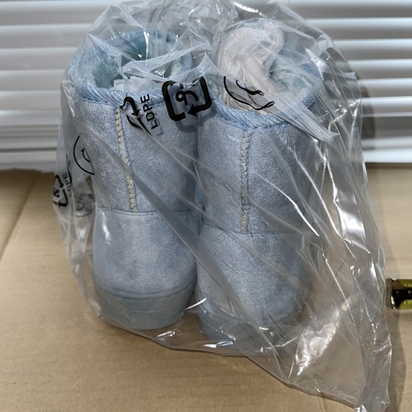 Light Blue Snow Boots - Picture 3 of 5